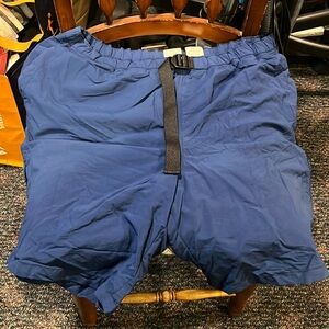 Men’s Columbia Field Gear shorts